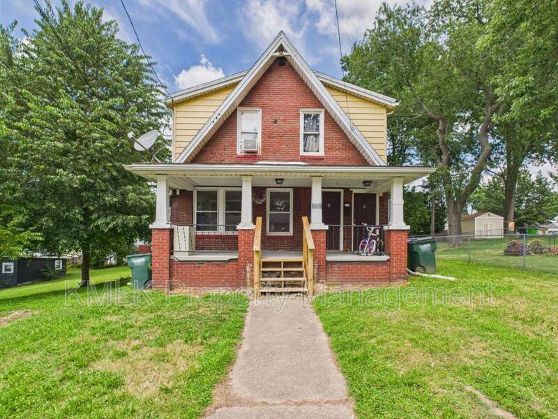 Apartment for rent at 239 E Park Ave, Barberton, OH 44203