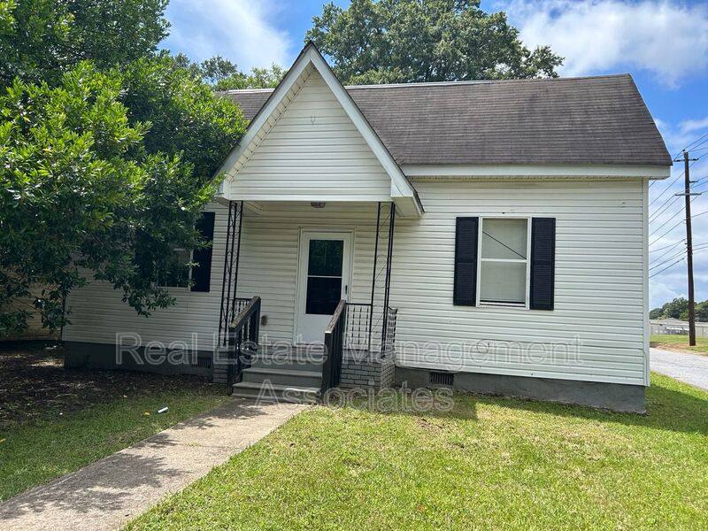 House for rent at 117 N 2nd St, Griffin, GA 30223