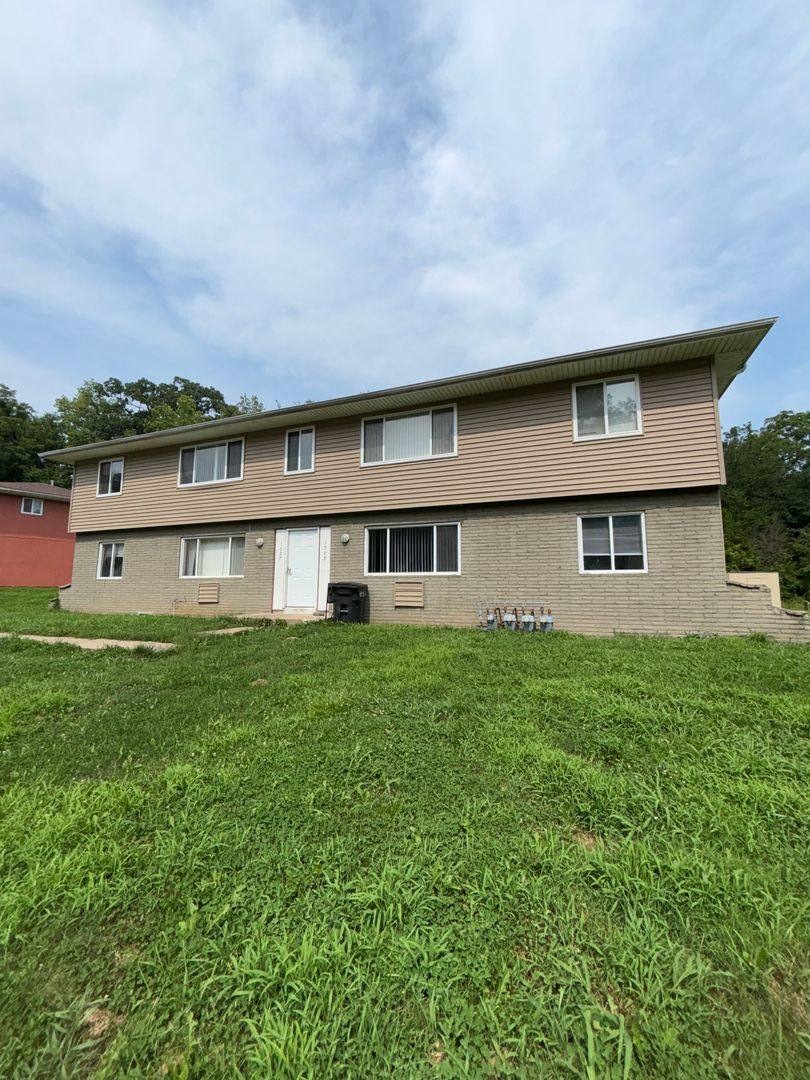 Apartment for rent at 1525-27 N 55th St, Kansas City, KS 66102