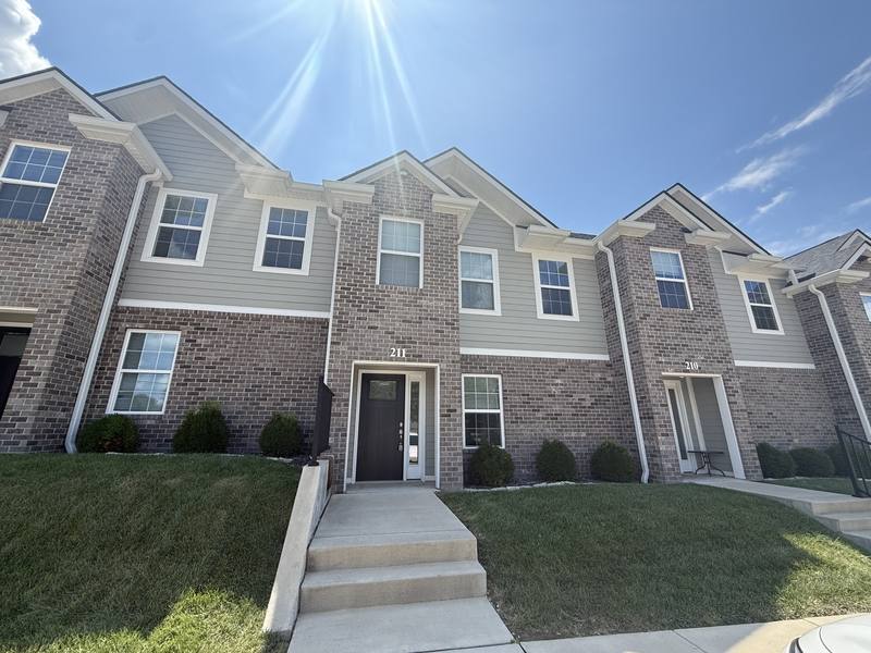 Apartment for rent at 211 Terrace Dr, North Vernon, IN 47265