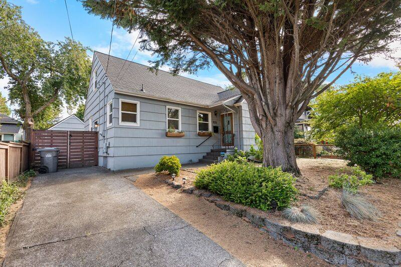 House for rent at 828 N Webster St, Portland, OR 97217
