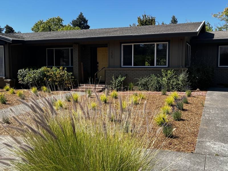 House for rent at 235 Sherman St, Healdsburg, CA 95448