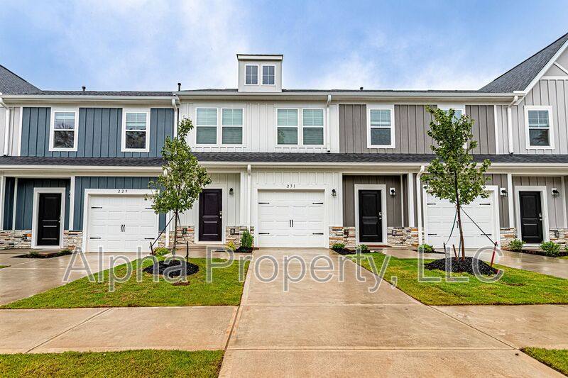 Townhouse for rent at 231 Santorini Way, Mauldin, SC 29662