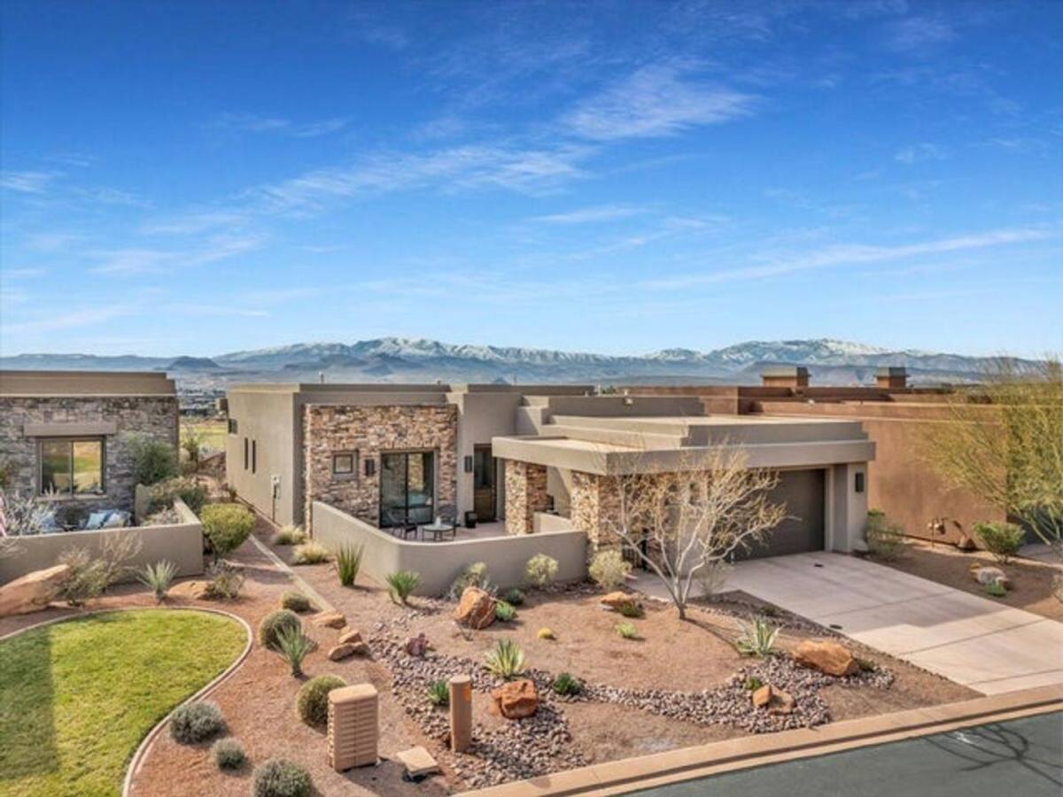 House for rent at 2139 W Cougar Rock Circle, Saint George, UT 84770