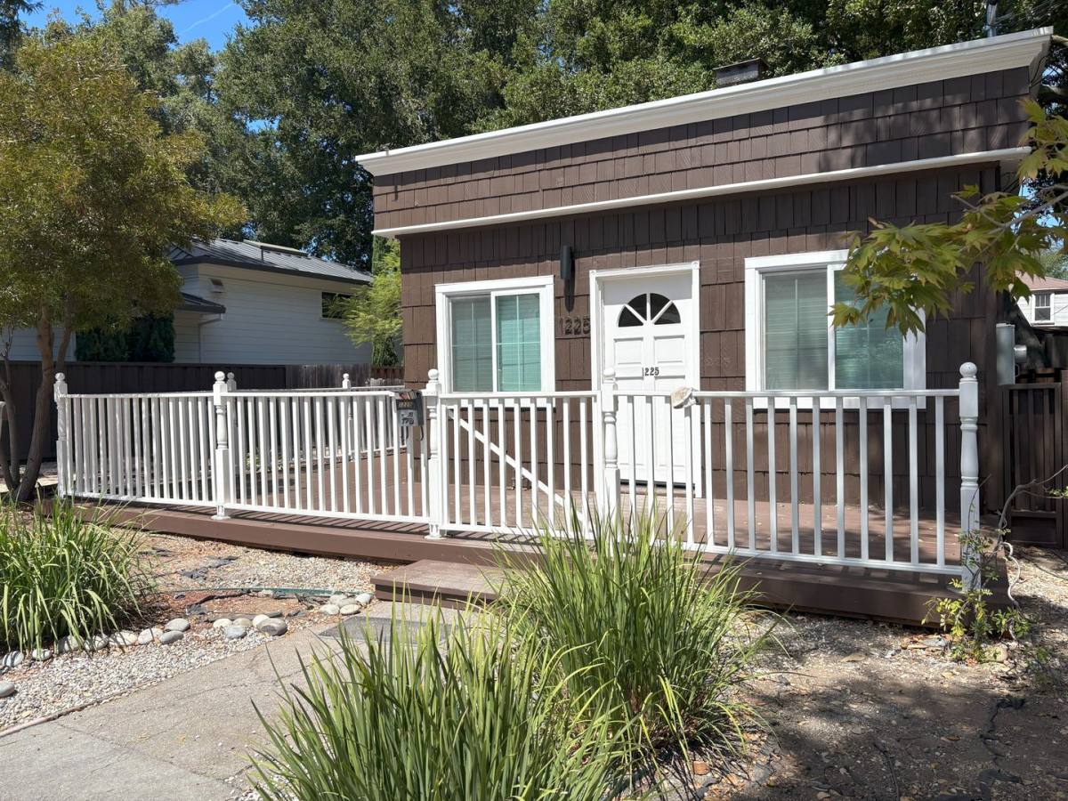 Apartment for rent at 1221-1227 Byron St, Palo Alto, CA 94301