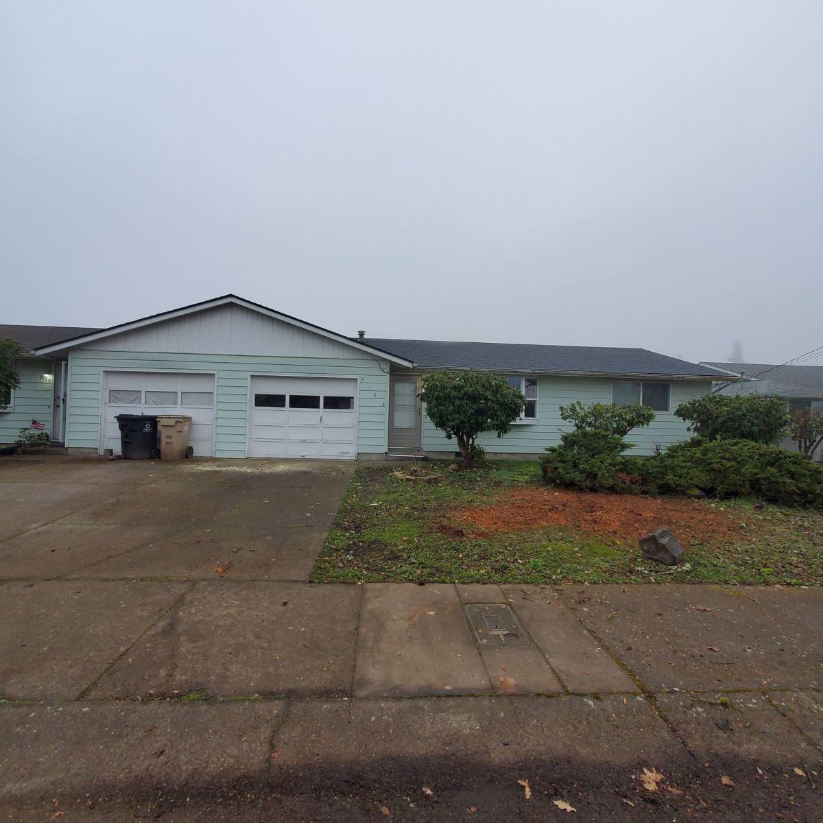 Apartment for rent at 2122 & 2124 Jefferson St SE, Albany, OR 97322