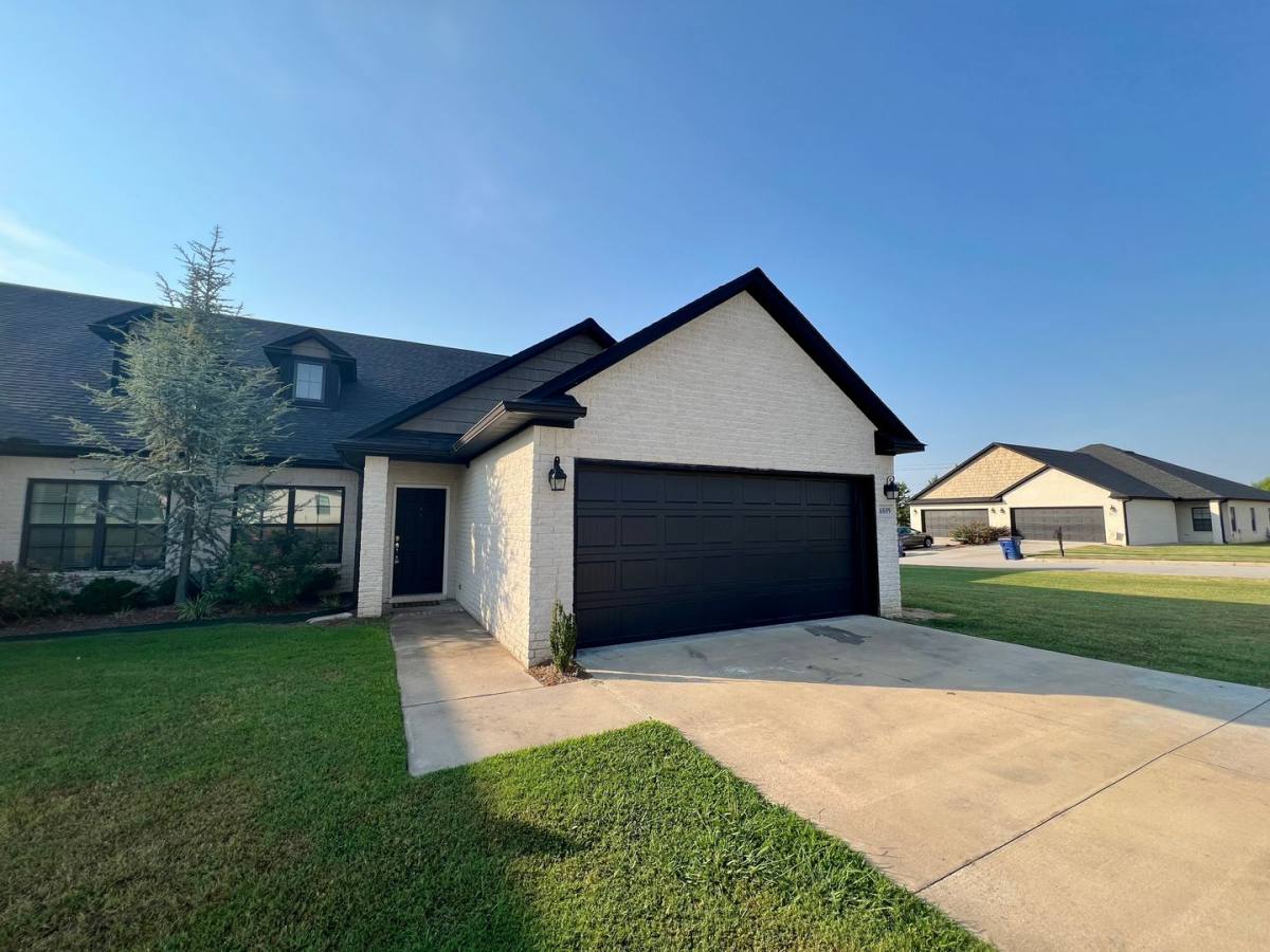 Townhouse for rent at 6809 Maribette Rd, Fort Smith, AR 72916