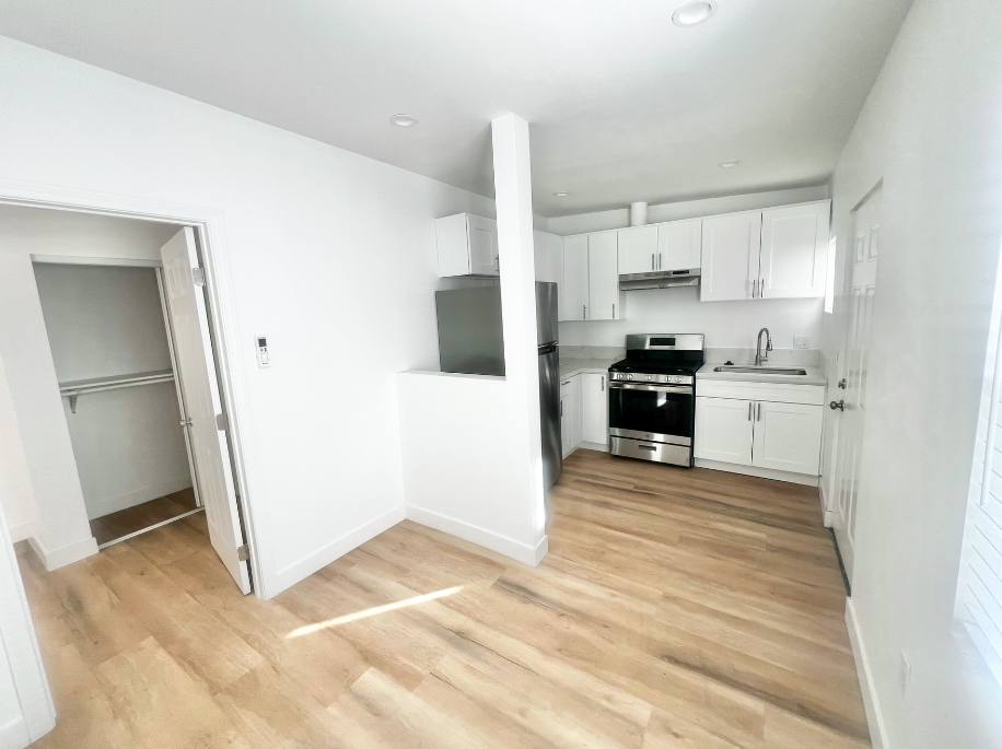 Apartment for rent at 1503 12th Ave #1 2, Los Angeles, CA 90019