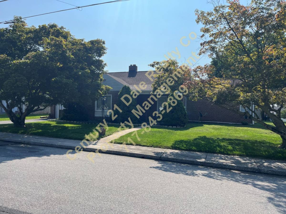 House for rent at 115 Fairview Ave, Dover, PA 17315