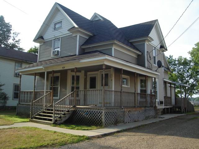Townhouse for rent at 424 E Prairie St #2, Vicksburg, MI 49097