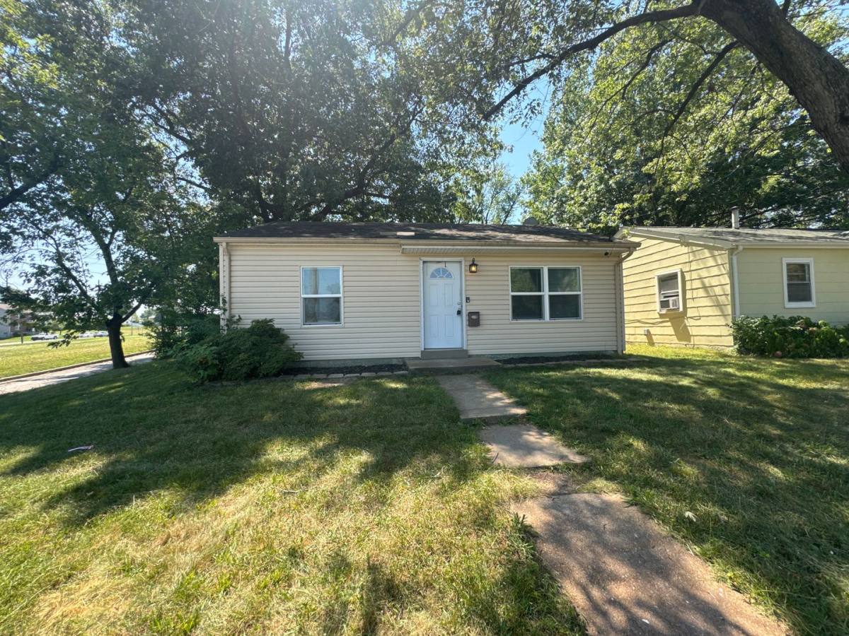 House for rent at 8600 Stella Ave, Saint Louis, MO 63134