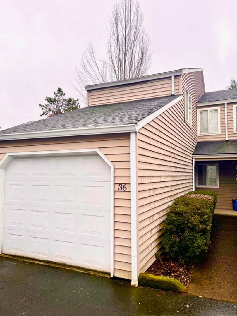 Townhouse for rent at 4001 12th St Cutoff SE, Salem, OR 97302