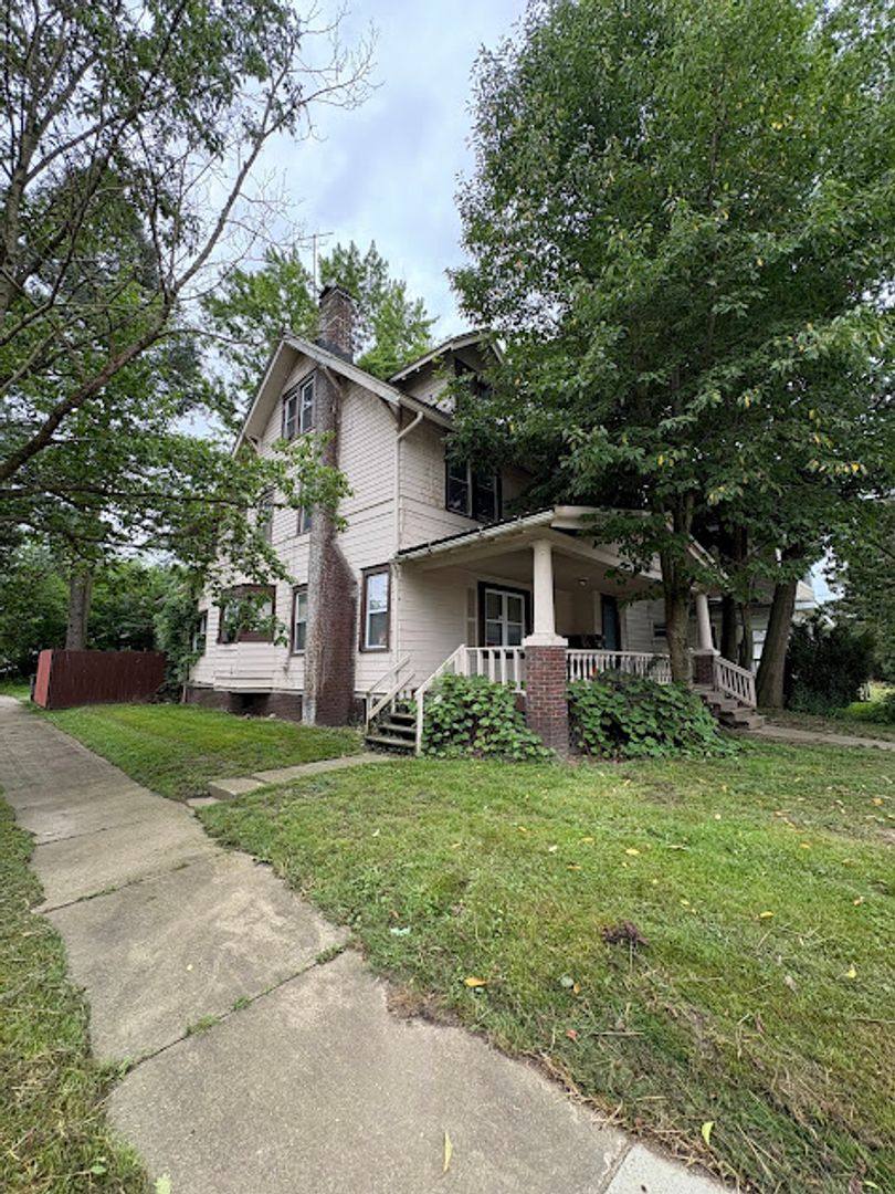 Apartment for rent at 840 Work Dr, Akron, OH 44320