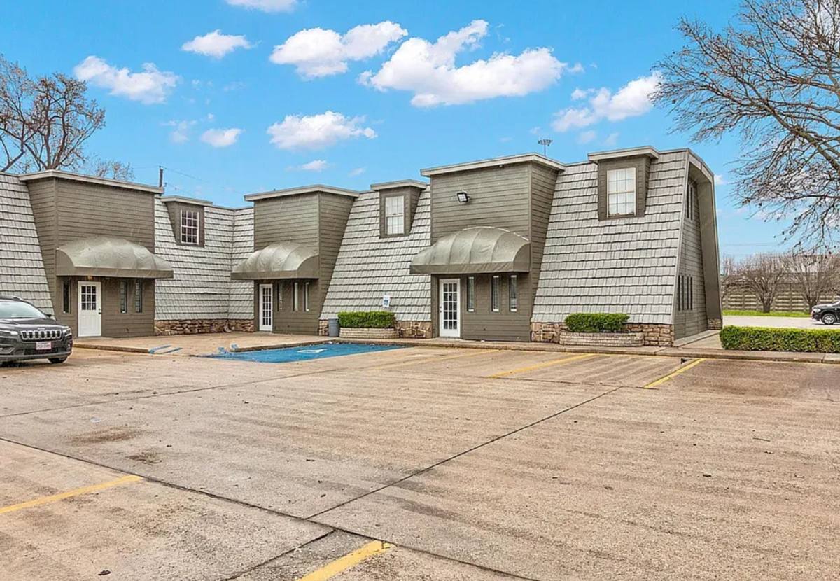 Apartment for rent at 3350 McFaddin Ave, Beaumont, TX 77706