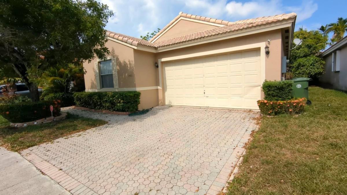 House for rent at 1481 SW 105th Ave, Hollywood, FL 33025