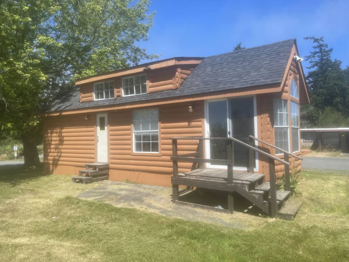 Apartment for rent at 2997 N Heller Rd, Oak Harbor, WA 98277
