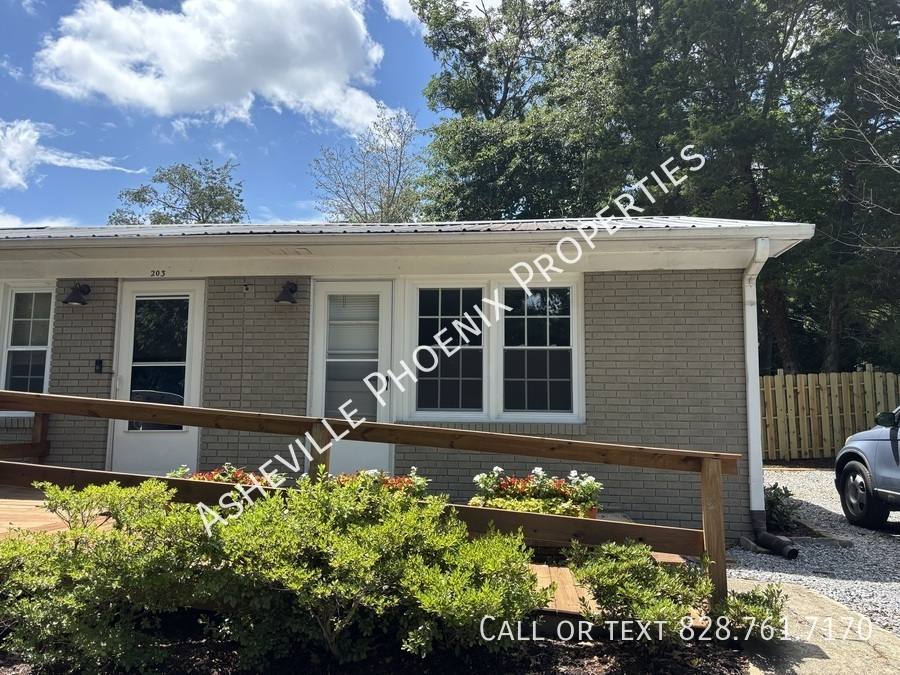 Apartment for rent at 203 Hawthorne Ave, Swannanoa, NC 28778
