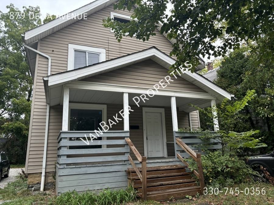 House for rent at 879 Delia Ave, Akron, OH 44302