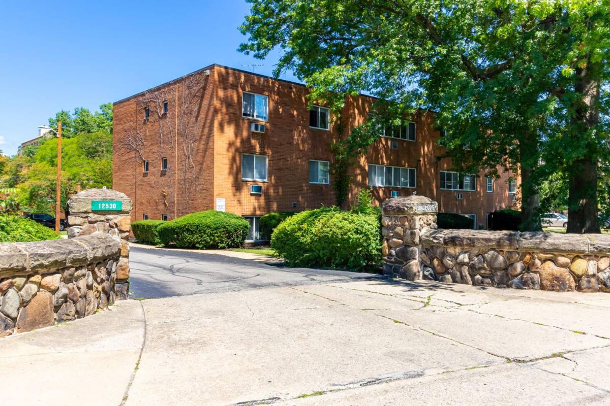 Apartment for rent at 12530 Lake Ave, Lakewood, OH 44107
