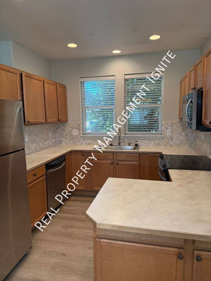 House for rent at 3440 SW Newberry Ave, Redmond, OR 97756