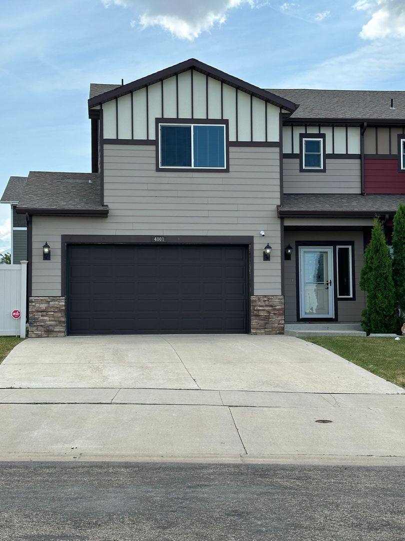Townhouse for rent at 4001 Crossing St SW, Minot, ND 58701