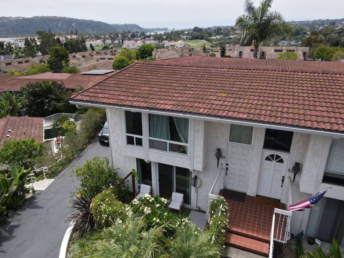 Townhouse for rent at 2315 Caringa Way, Carlsbad, CA 92009