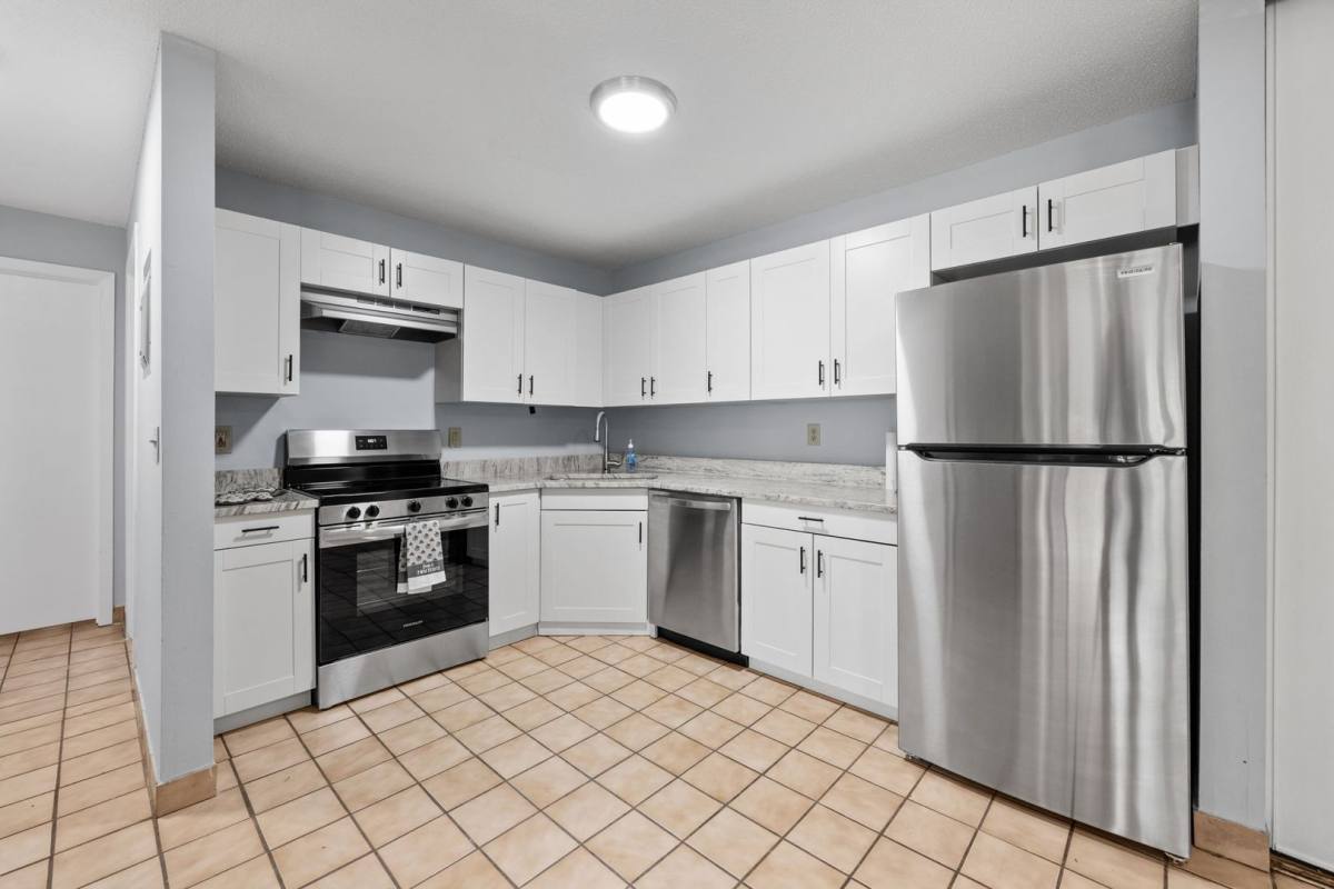 Apartment for rent at 1053 Cromwell Ave, Saint Paul, MN 55114