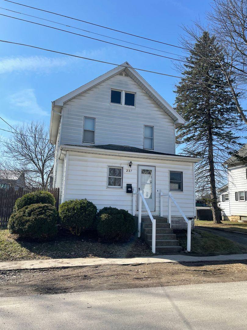 House for rent at 237 W 13th St, Ashland, OH 44805