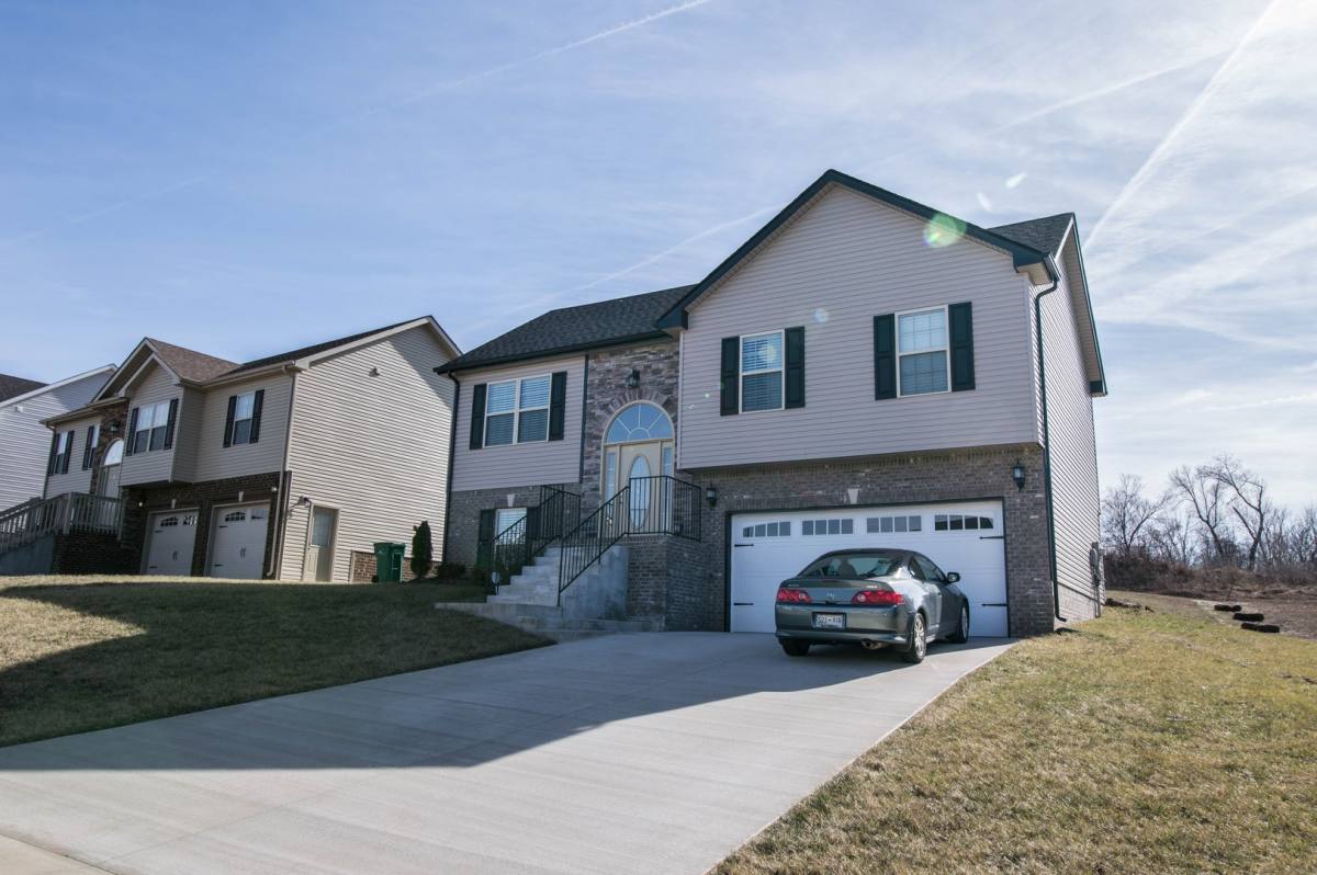 House for rent at 1842 Macarther Way, Clarksville, TN 37042