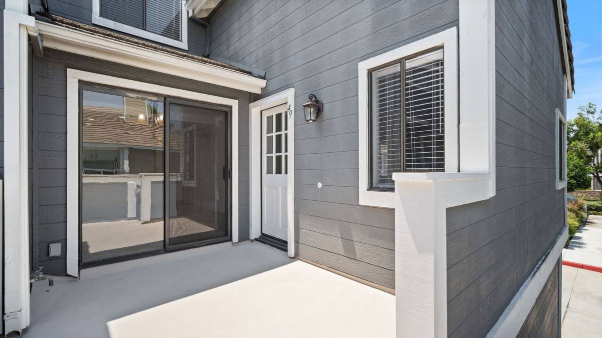 Townhouse for rent at 49 Coventry Lane, Aliso Viejo, CA 92656
