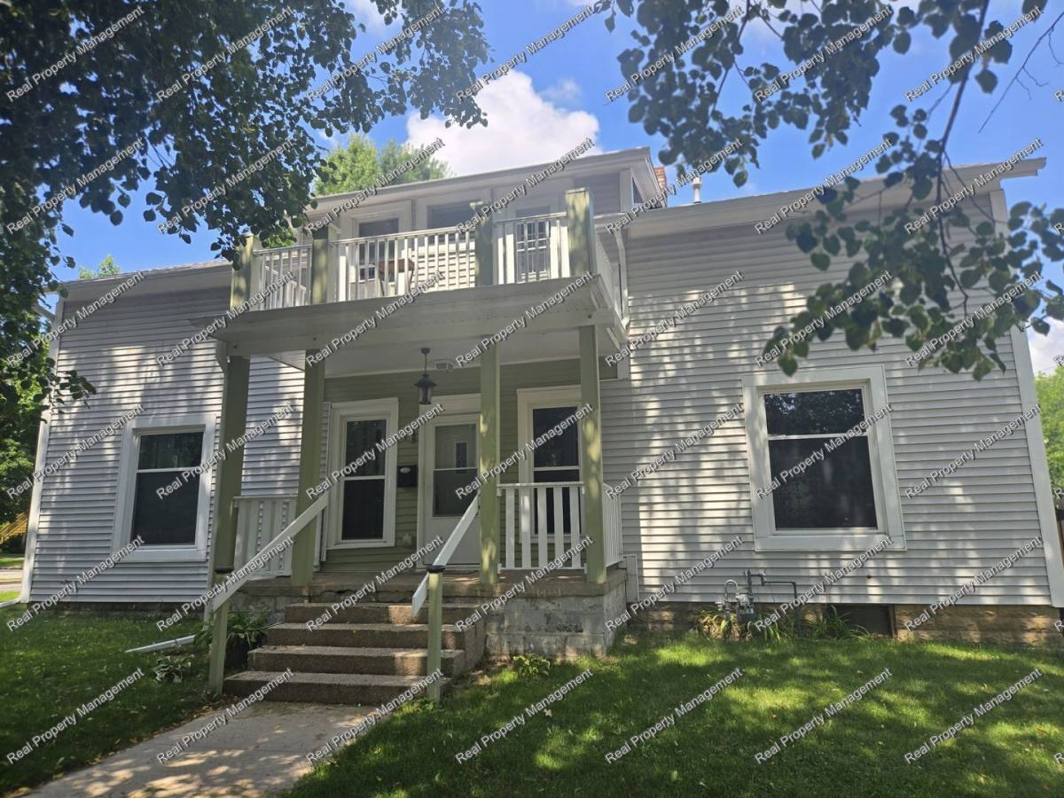 House for rent at 158 W Institute St, Valparaiso, IN 46383