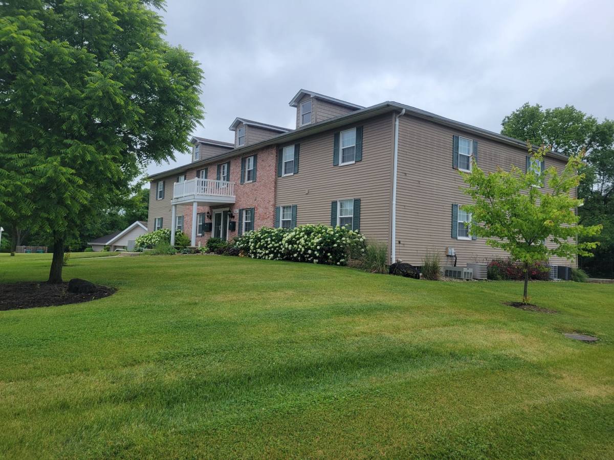 Apartment for rent at 3010 W Granada Court, Peoria, IL 61604