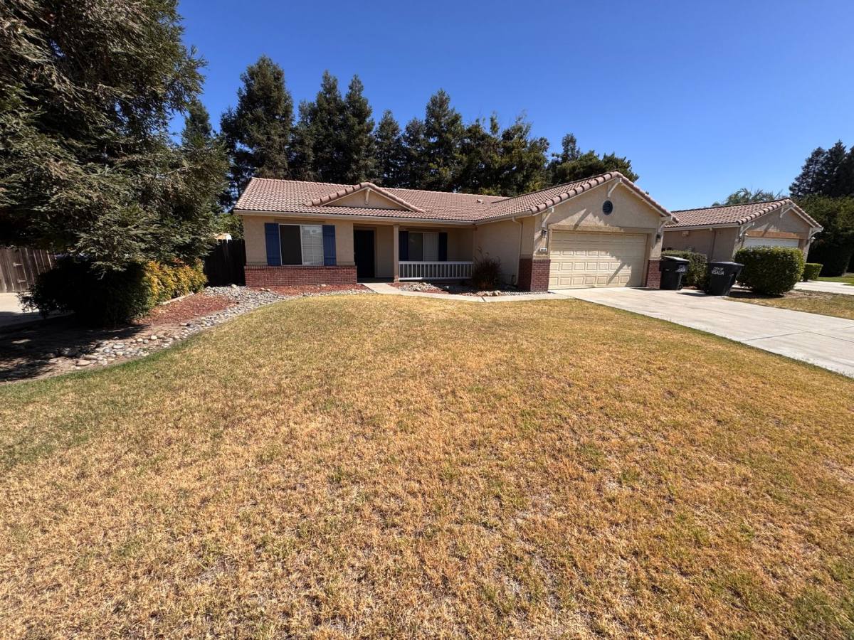 House for rent at 3840 W Sweet Ave, Visalia, CA 93291