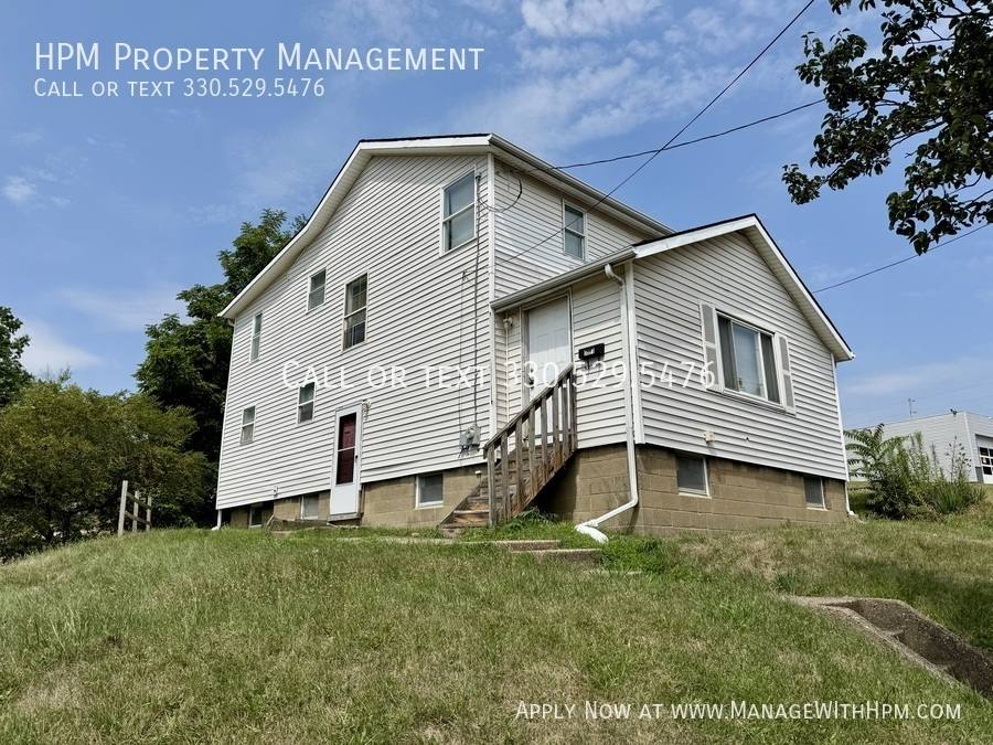 House for rent at 1591 Bauer Blvd, Akron, OH 44305