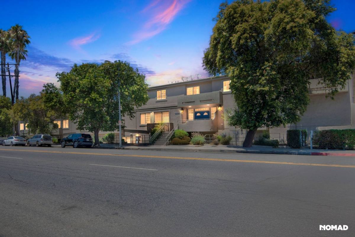 House for rent at 18347 Saticoy St, Reseda, CA 91335