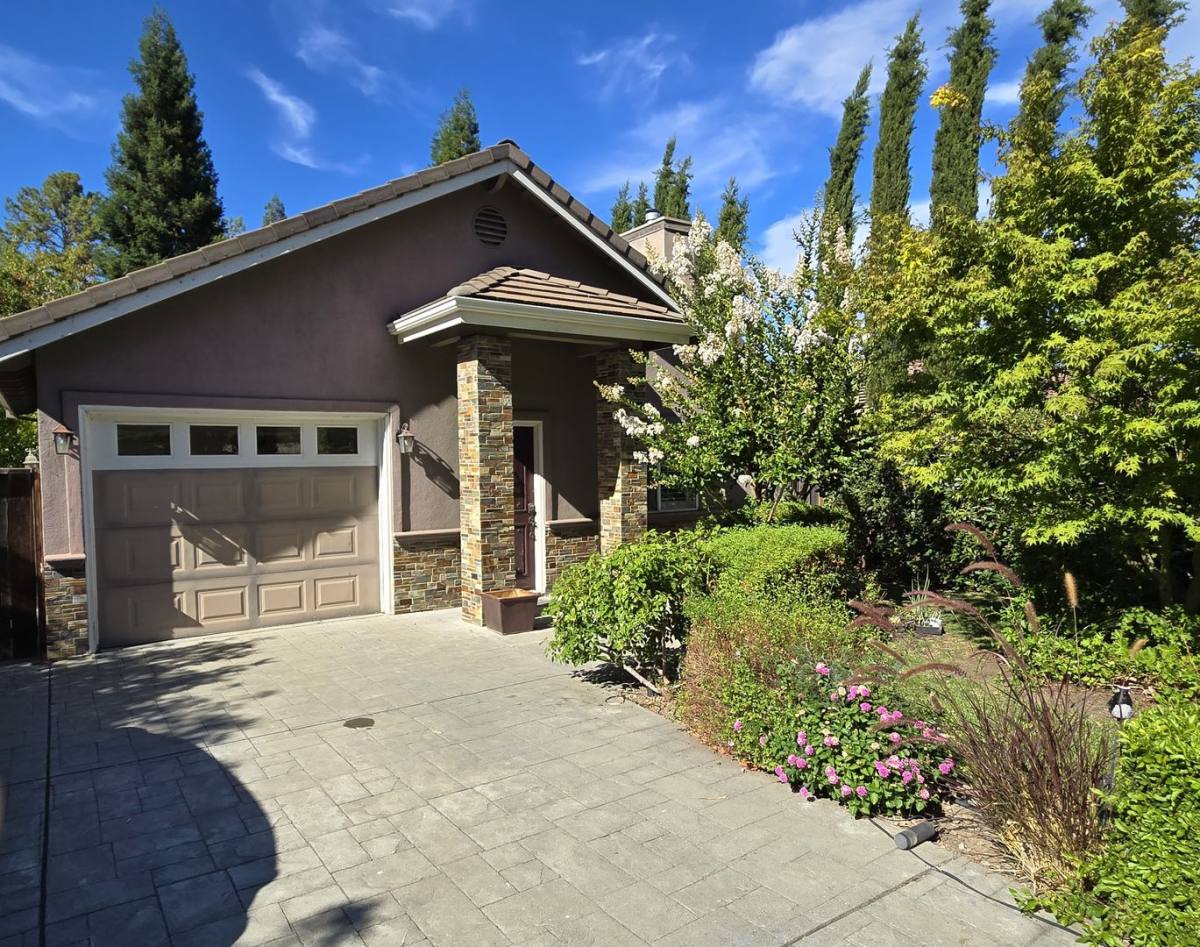 Apartment for rent at 17415 Wedgewood Ave, Los Gatos, CA 95032