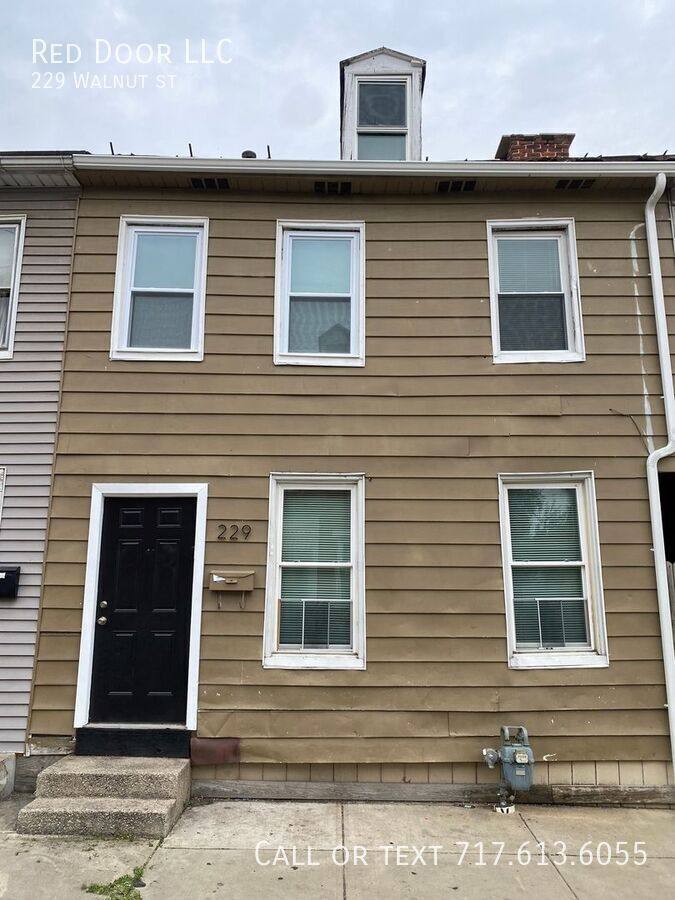 House for rent at 229 Walnut St, York, PA 17403
