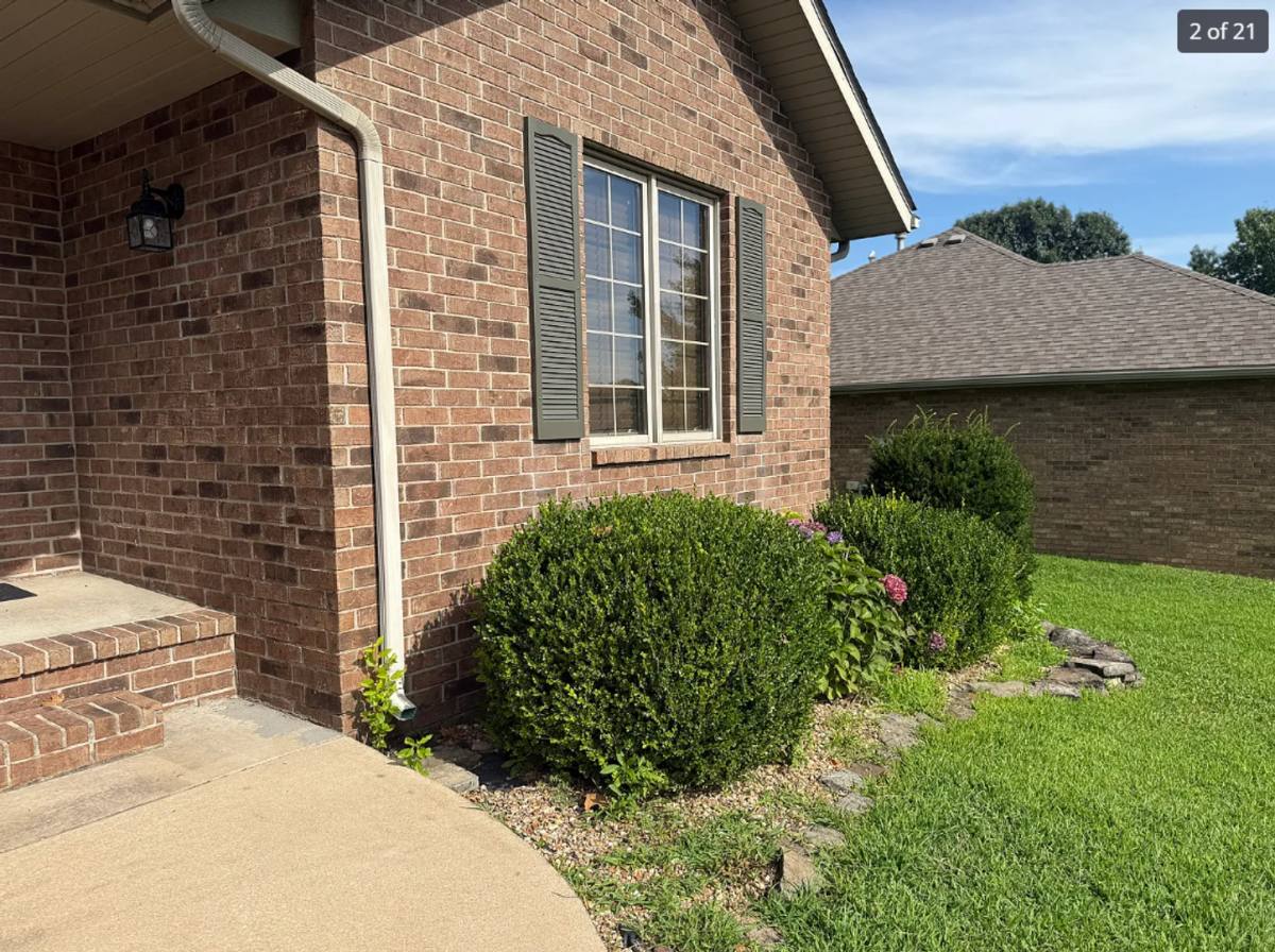 House for rent at 511 S Pepperhill Dr, Nixa, MO 65714