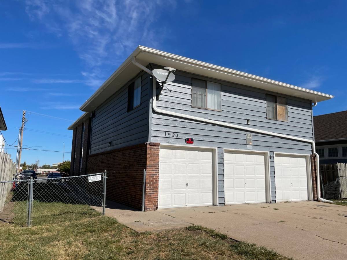 Apartment for rent at 1920 J St, Lincoln, NE 68510