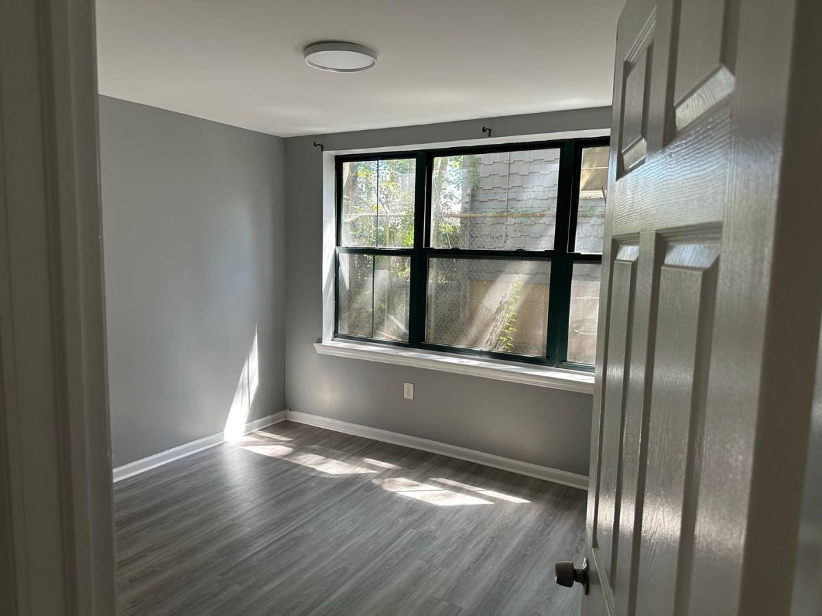 Apartment for rent at 944 Riverside Ave, Trenton, NJ 08618