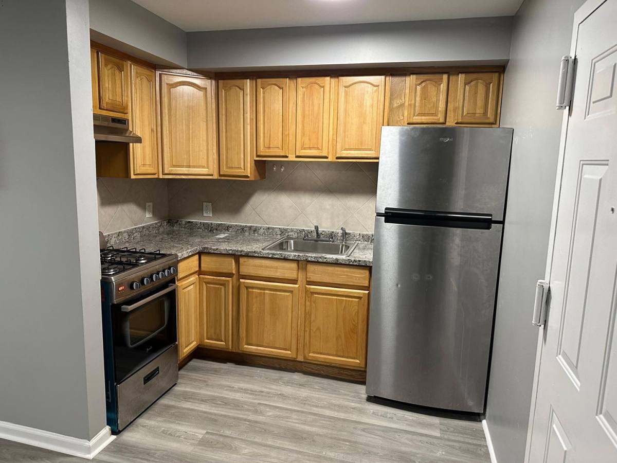 Apartment for rent at 944 Riverside Ave, Trenton, NJ 08618