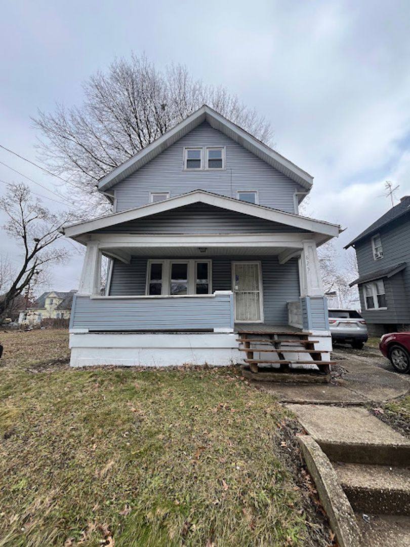 House for rent at 825 Brown St, Akron, OH 44311