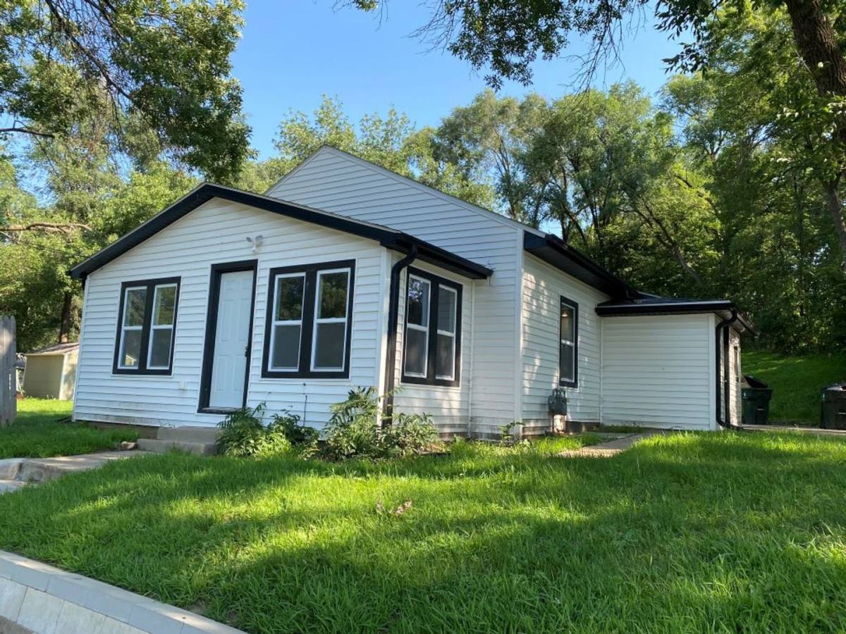 House for rent at 3515 Athlone Ave, Sioux City, IA 51105