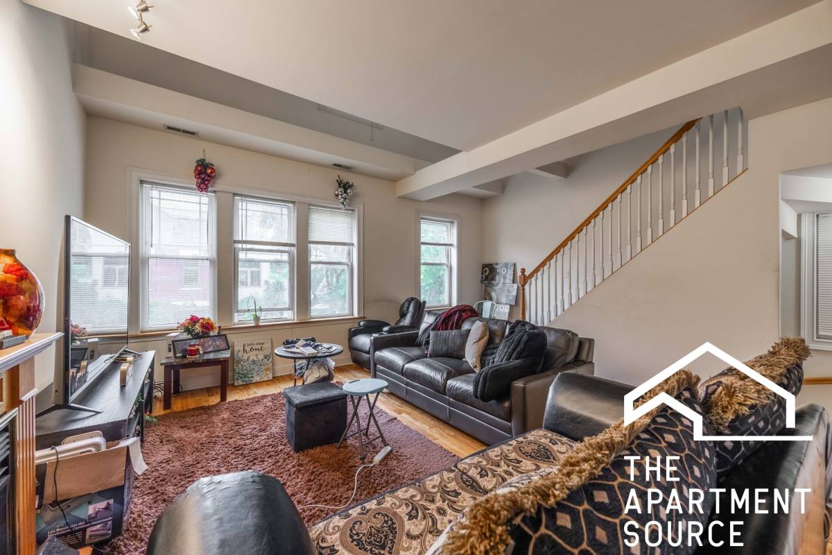 Apartment for rent at 1720 W Beach Ave #2, Chicago, IL 60622