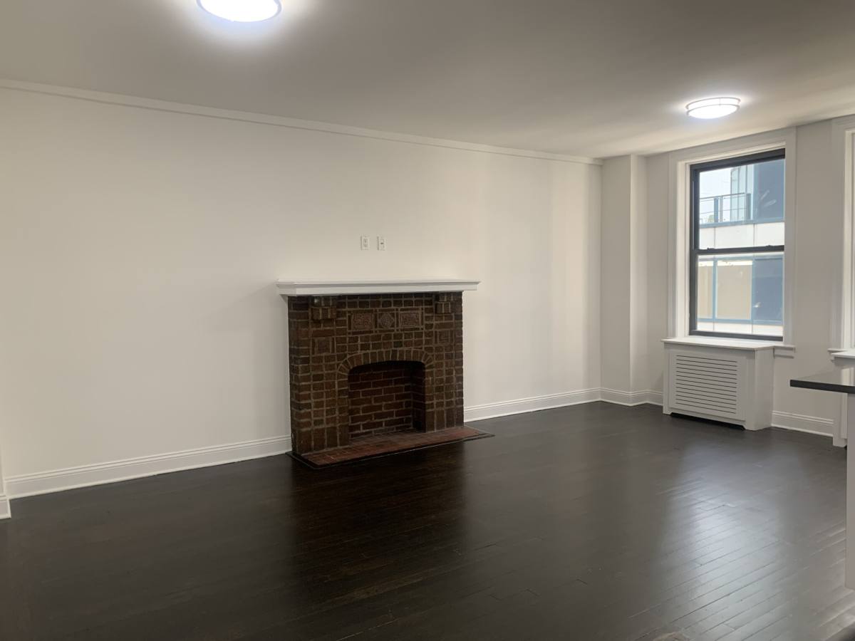 Apartment for rent at 145 W 55th St #8F, New York, NY 10019