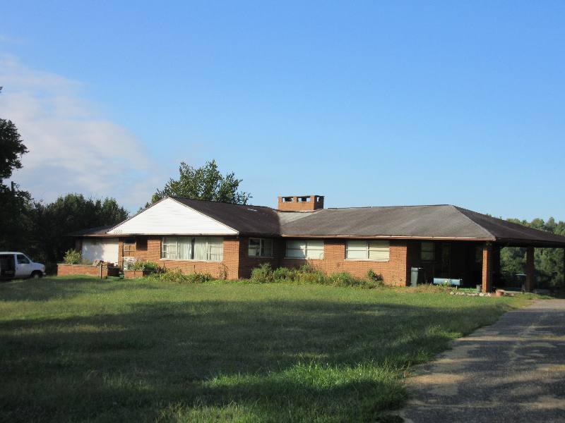 Apartment for rent at 3333 8th St Rd, Huntington, WV 25701