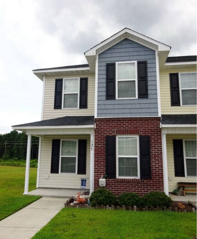 Townhouse for rent at 125 Glen Cannon Dr, Jacksonville, NC 28546