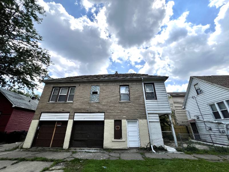 Apartment for rent at 8601 S Kingston Ave #1, Chicago, IL 60617