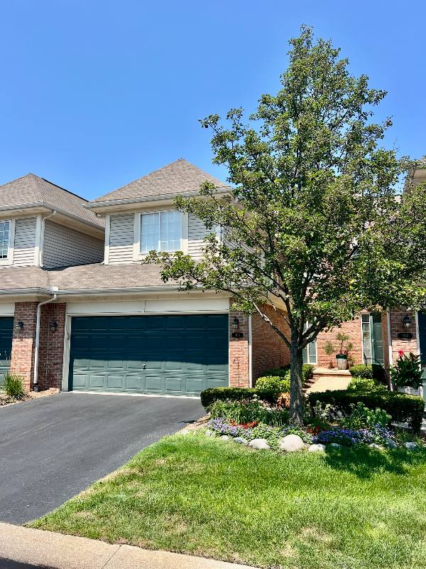 Townhouse for rent at 405 James Circle, Royal Oak, MI 48067