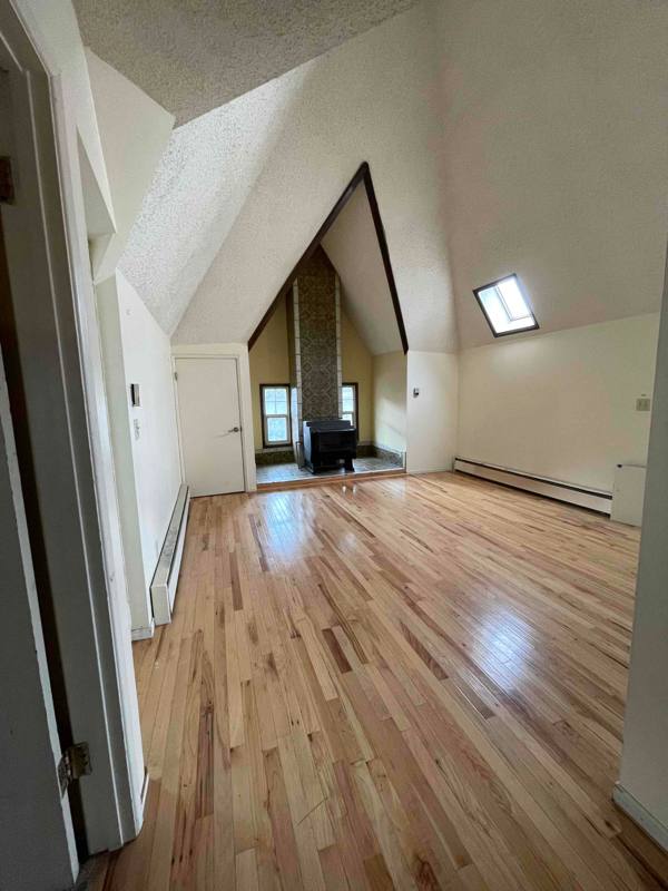 Apartment for rent at 2233-2243 NW Flanders St #11, Portland, OR 97210